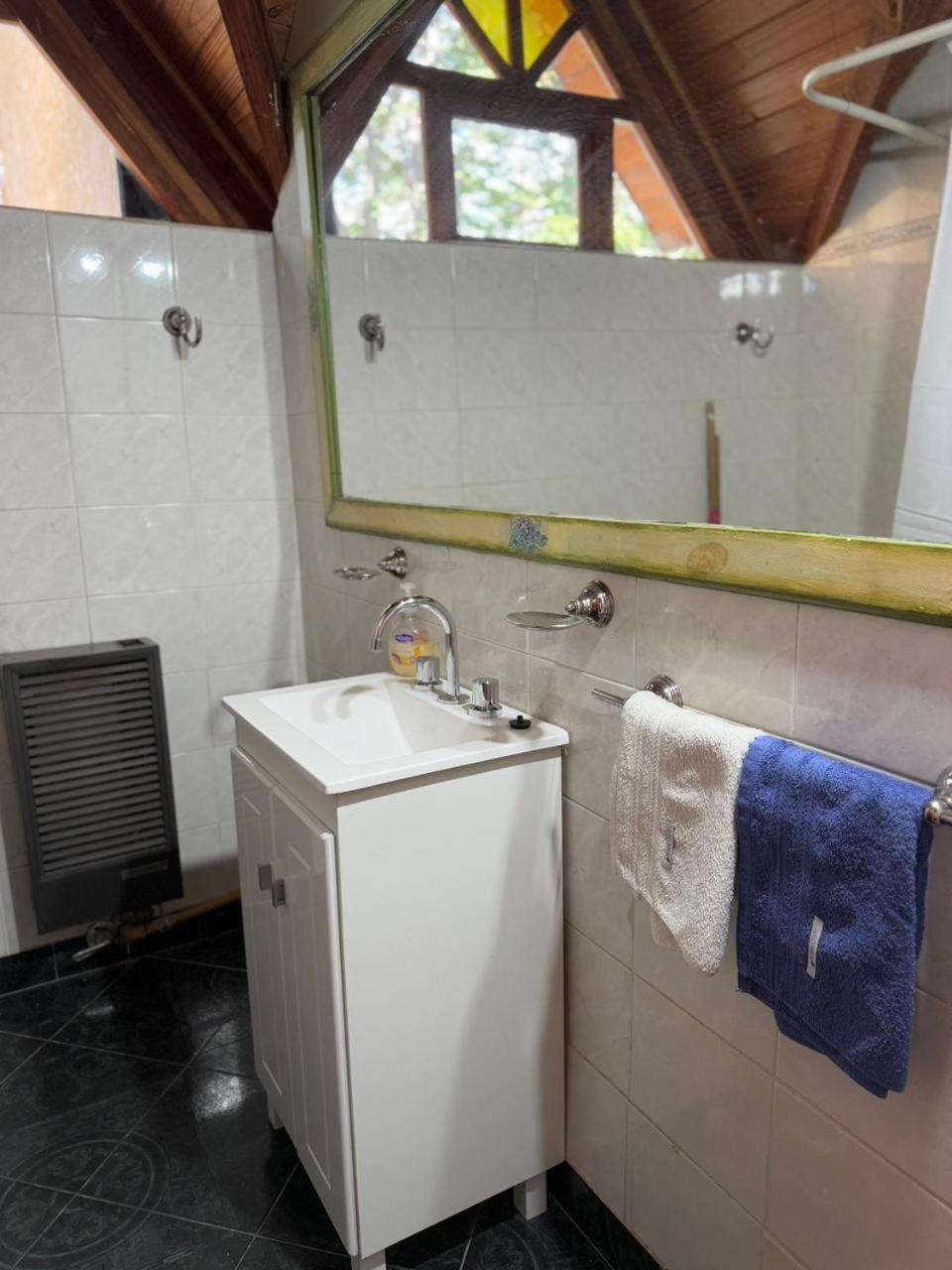 ウシュアイアCasa Departamento En El Bosqueアパートメント エクステリア 写真